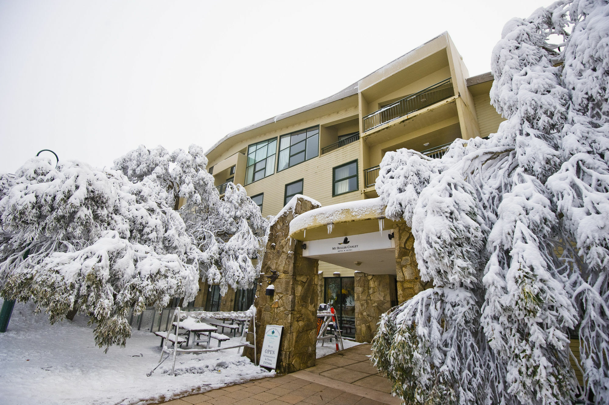 Mt Buller Chalet Hotel & Suites Mount Buller Esterno foto